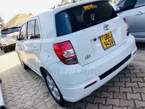 Toyota IST 2010