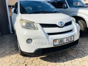 Toyota IST 2010