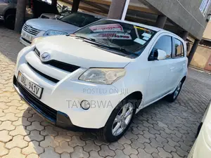 Toyota IST 2010