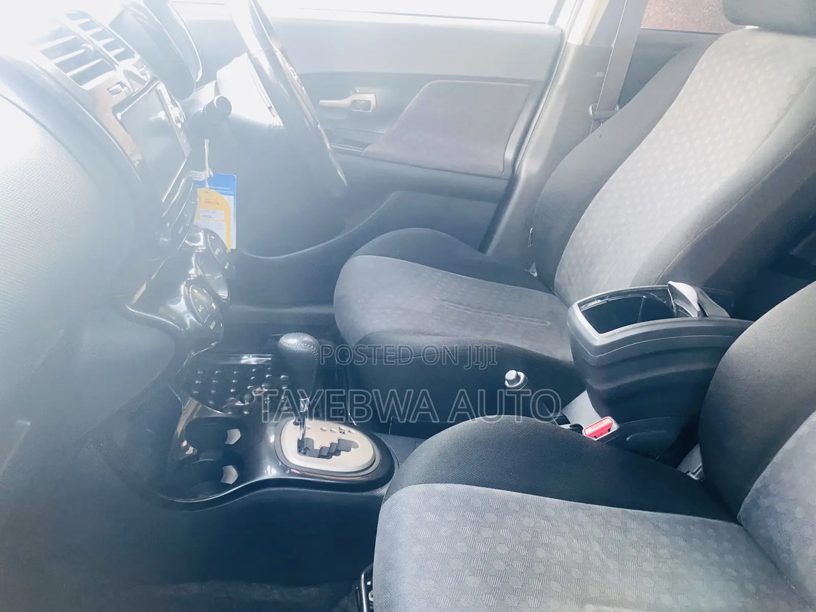 Toyota IST 2010