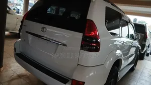 Toyota Land Cruiser Prado 2009 White