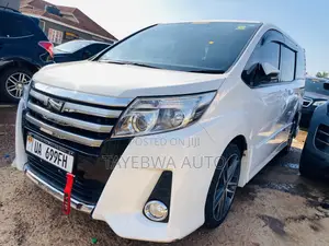 Toyota Noah 2017
