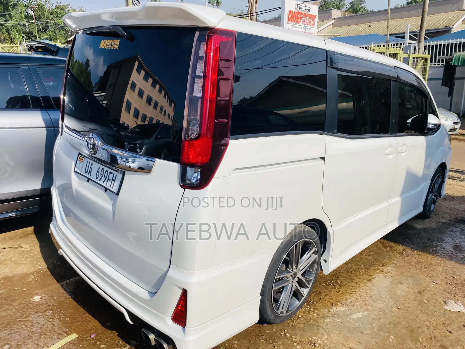 Toyota Noah 2017