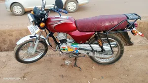 Bajaj Boxer 100 2025 Red