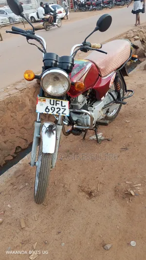 Bajaj Boxer 100 2022 Red