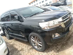 Toyota Land Cruiser 4.6 V8 AX 2011 Black