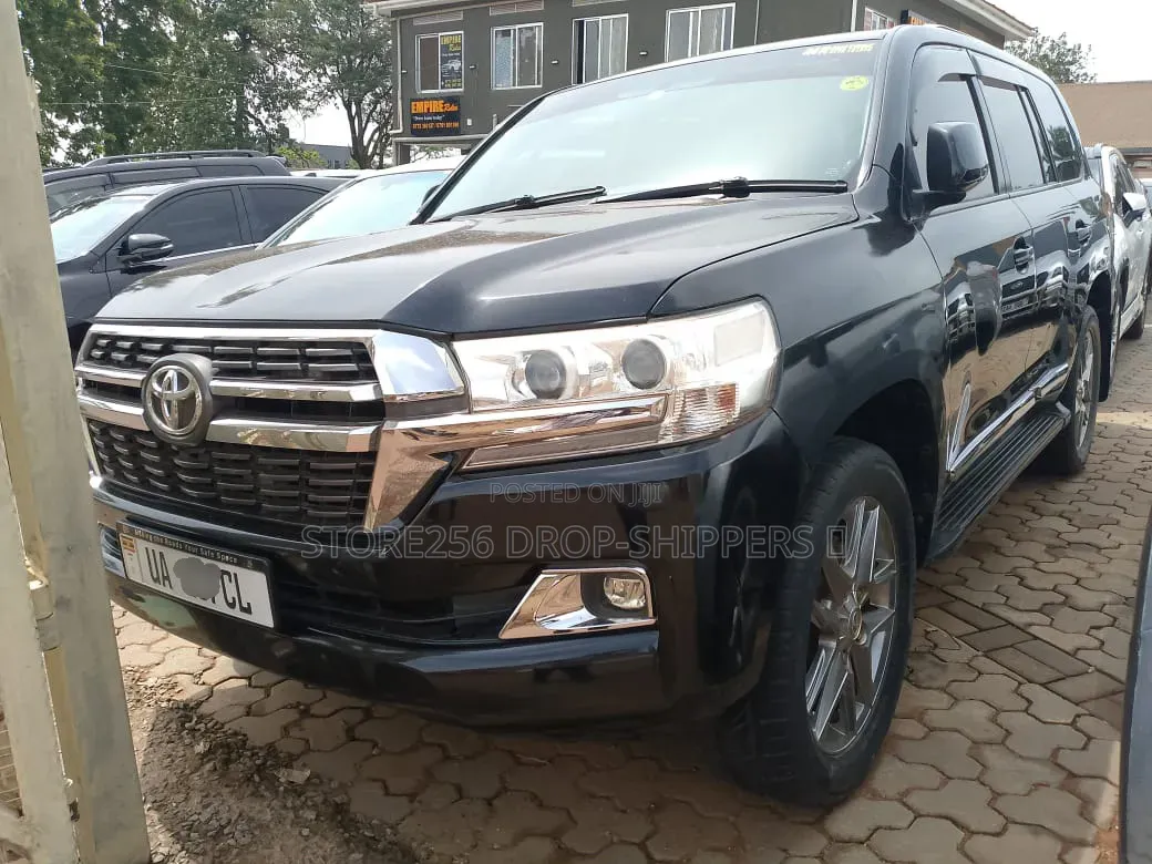 Toyota Land Cruiser 4.6 V8 AX 2011 Black