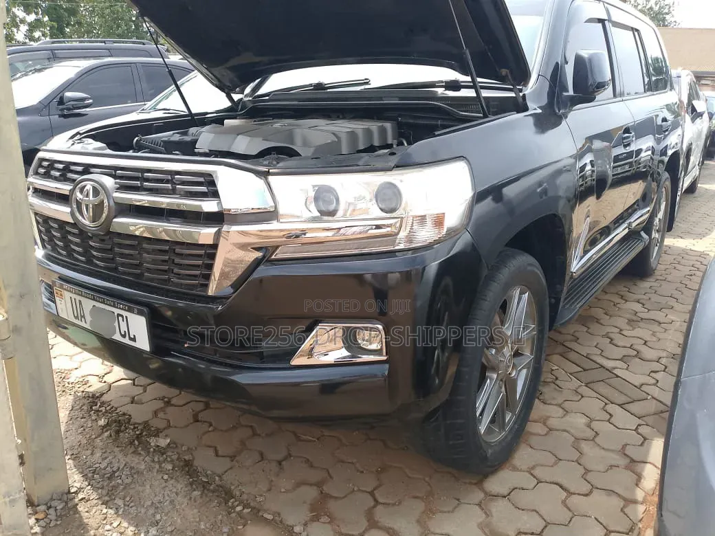 Toyota Land Cruiser 4.6 V8 AX 2011 Black