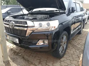 Toyota Land Cruiser 4.6 V8 AX 2011 Black