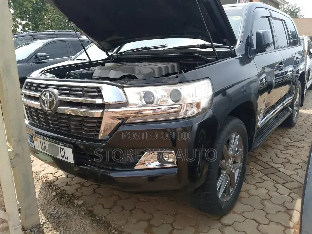 Toyota Land Cruiser 4.6 V8 AX 2011 Black
