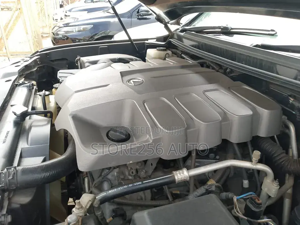 Toyota Land Cruiser 4.6 V8 AX 2011 Black