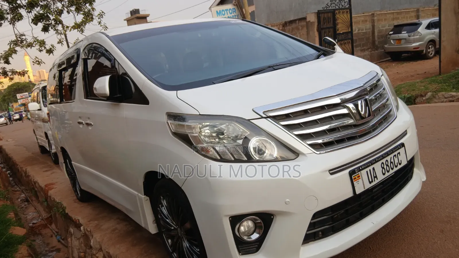 Toyota Alphard 2.4 Petrol FWD 2012 White