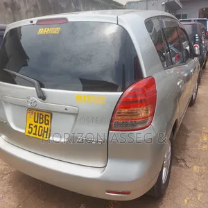 Toyota Corolla Spacio 1.5 X 2008 Gold