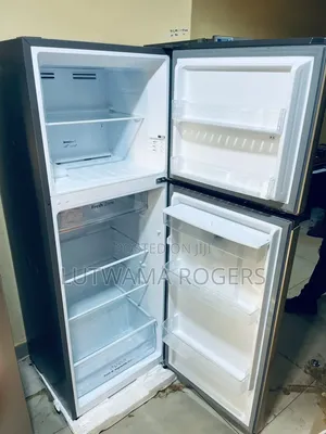 Hisense Fridge 419ltrs