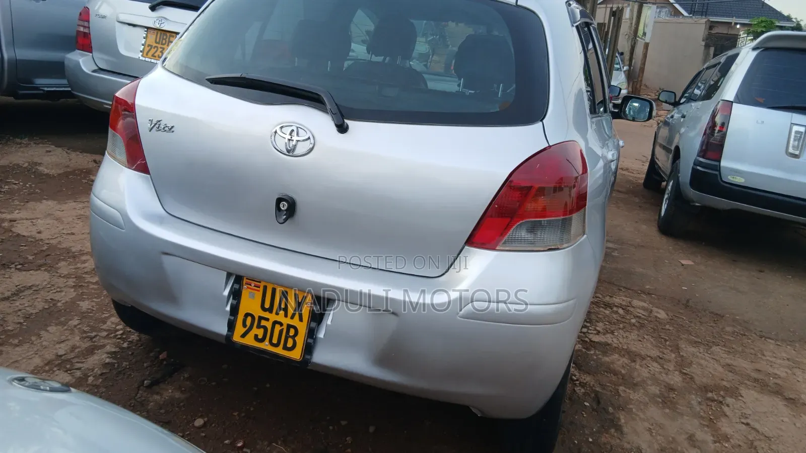 Toyota Vitz 2005 Silver