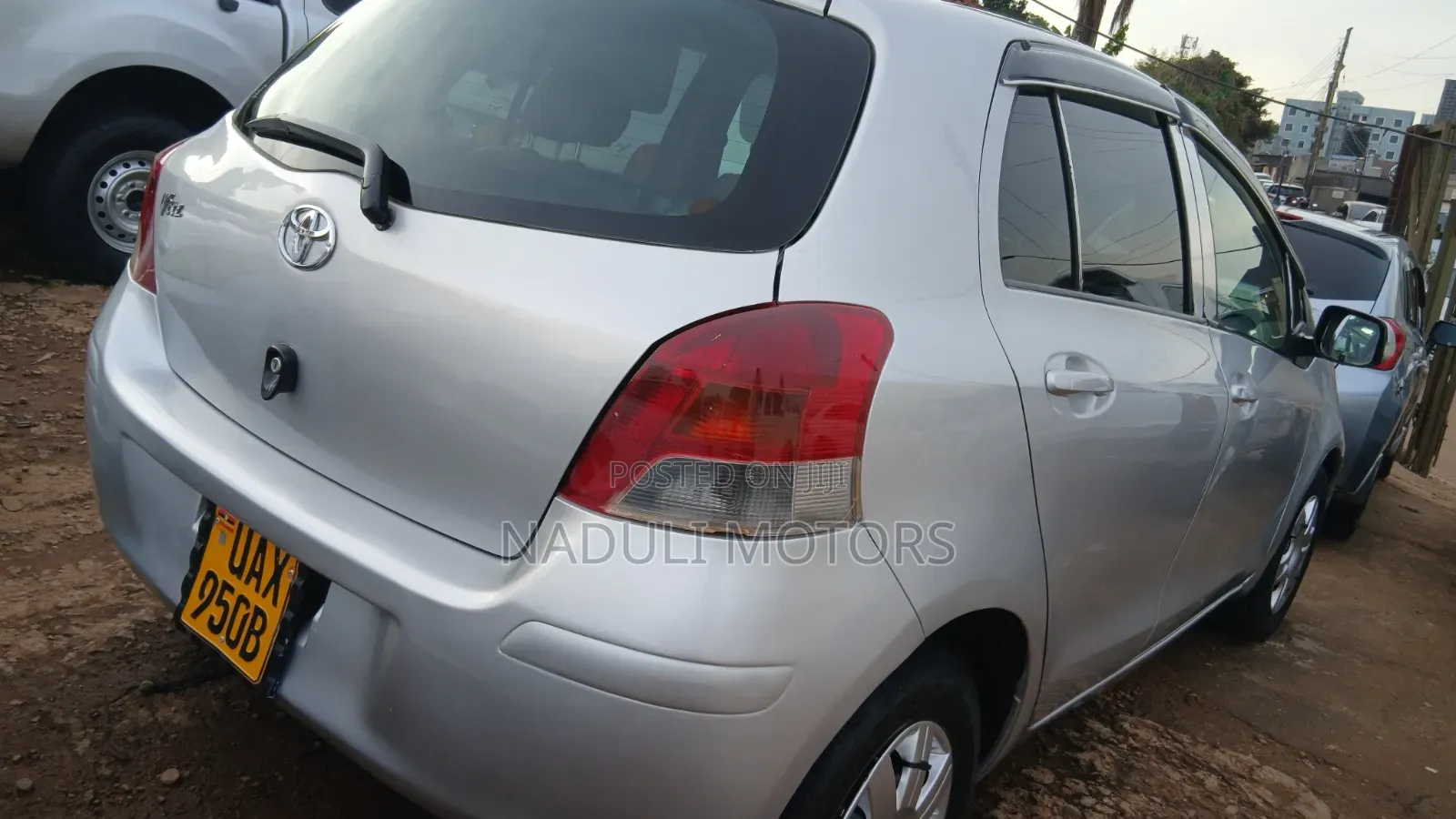 Toyota Vitz 2005 Silver
