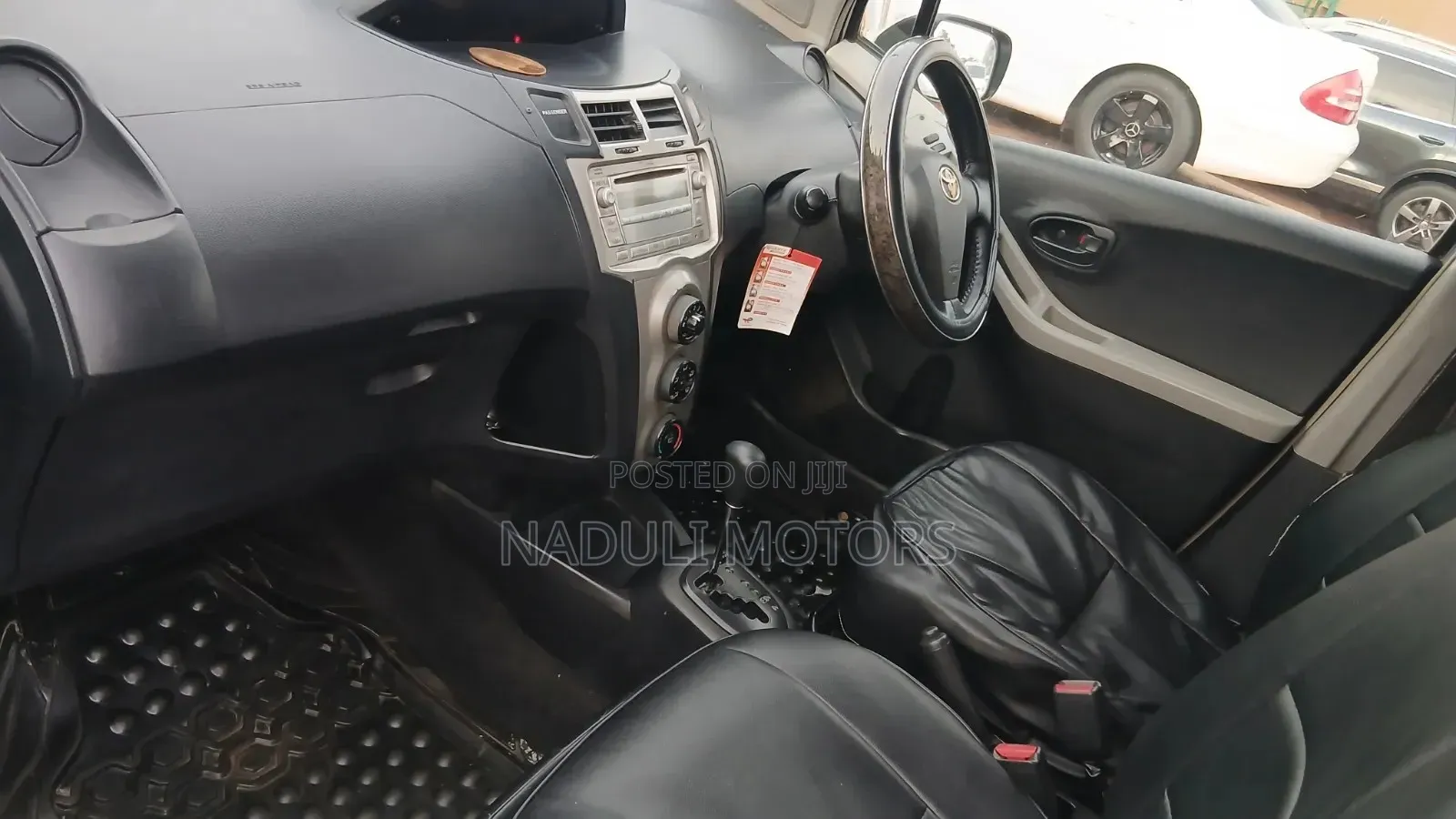 Toyota Vitz 2005 Silver