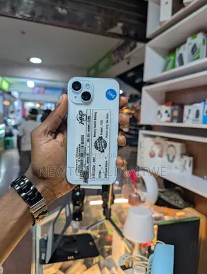 New Apple iPhone 15 256 GB White