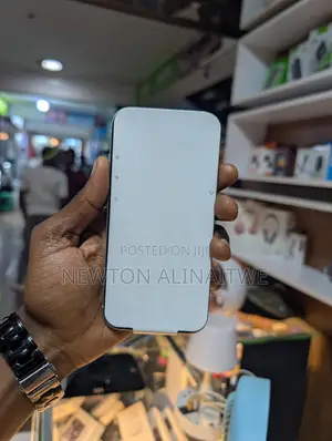 New Apple iPhone 15 256 GB White