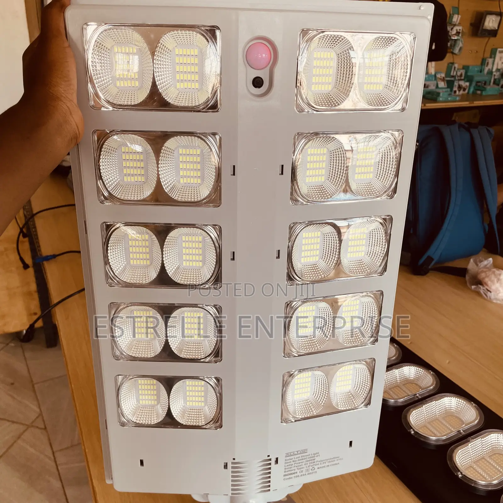 3000W All-in-One Solar Street Light -Inbuilt Panel &Remote