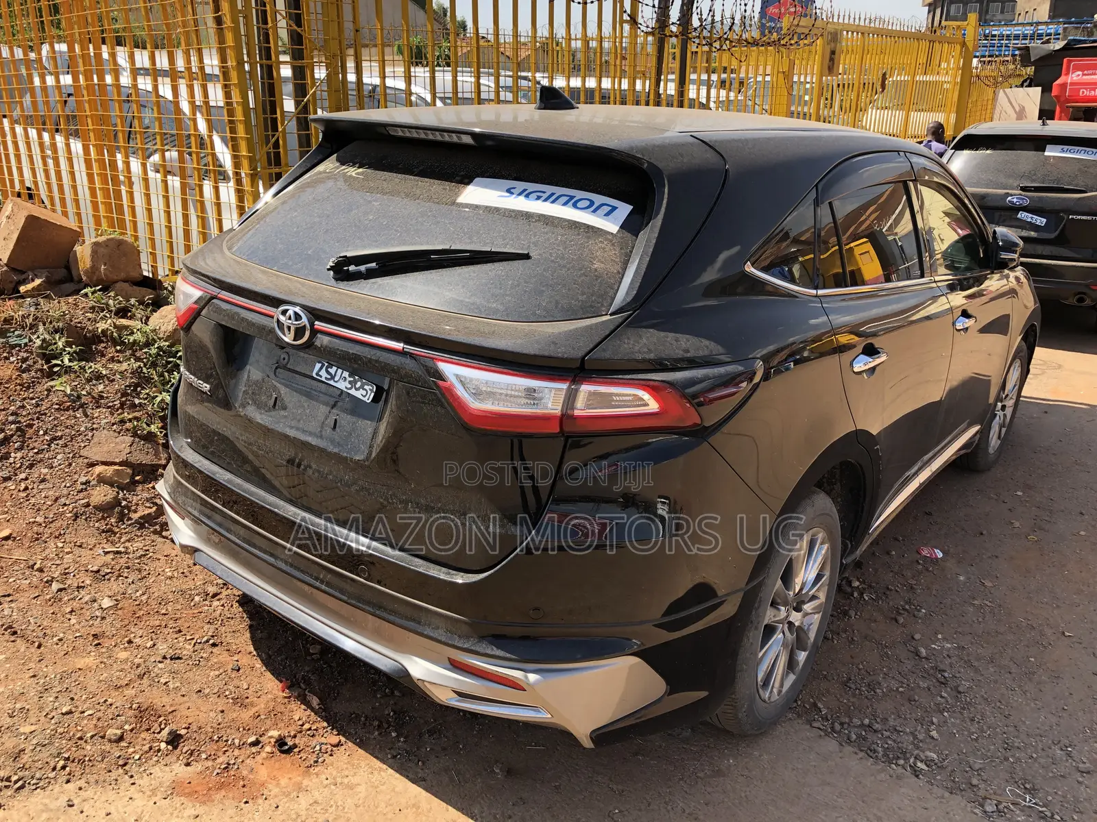 Toyota Harrier 2.0 4WD 2017 Black