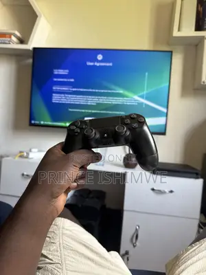 PS4 Slim 1TB, 8 Games With FC27