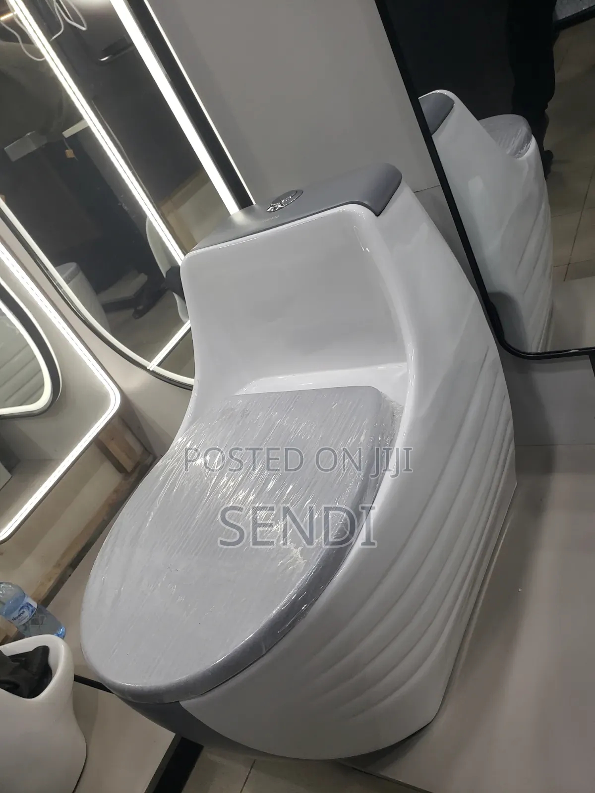 Murano Toilet