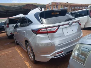 Toyota Harrier 2.0 4WD 2017 Silver