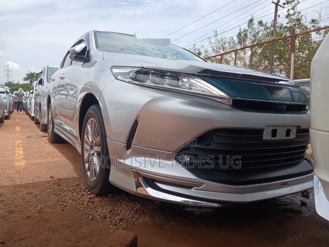 Toyota Harrier 2.0 4WD 2017 Silver