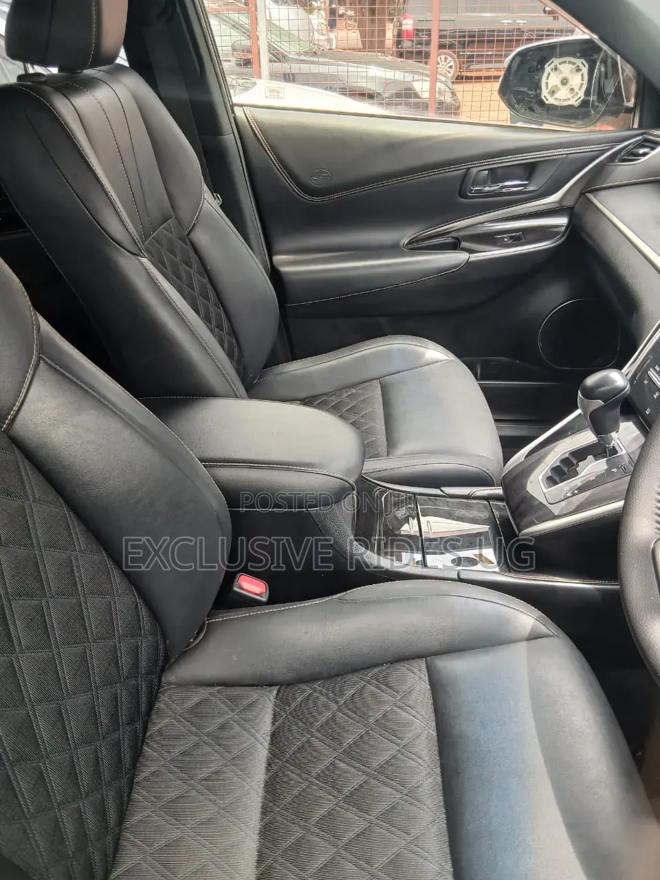 Toyota Harrier 2.0 4WD 2017 Silver