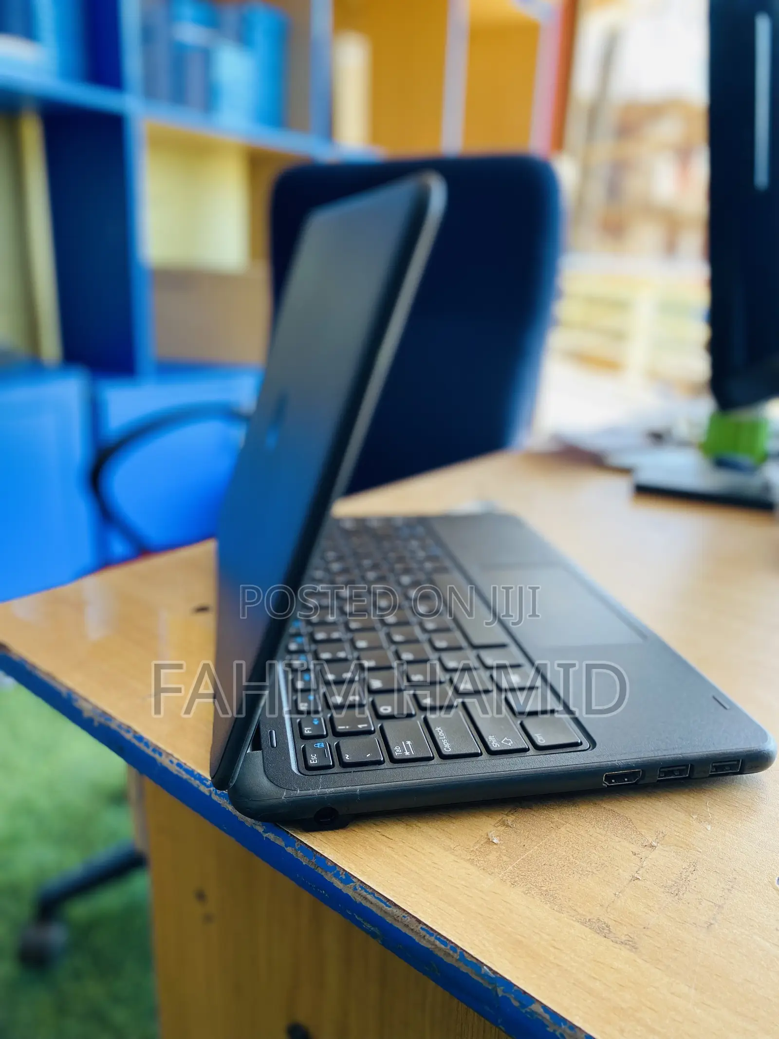 Laptop Dell Latitude 3189 4GB Intel Core i3 SSD 128GB