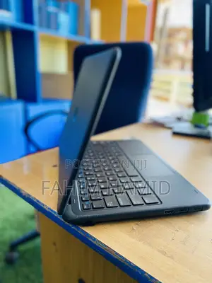 Laptop Dell Latitude 3189 4GB Intel Core i3 SSD 128GB