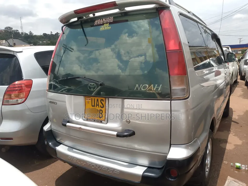 Toyota LiteAce Noah 1999 Silver