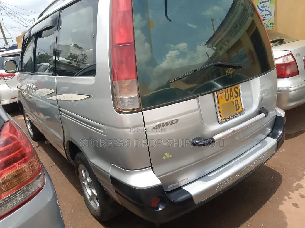 Toyota LiteAce Noah 1999 Silver