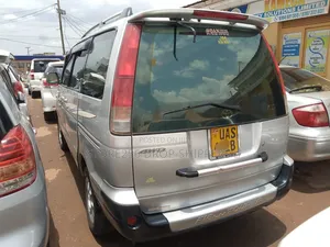 Toyota LiteAce Noah 1999 Silver