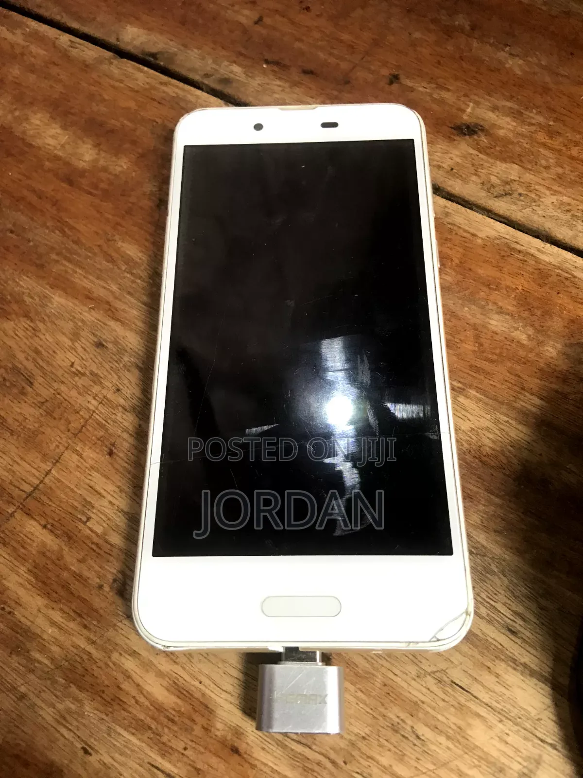 Sharp Aquos Sense SHV40 32 GB Gold