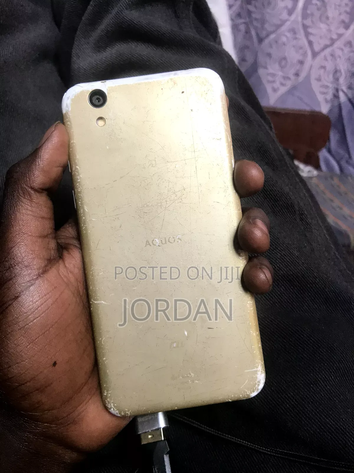 Sharp Aquos Sense SHV40 32 GB Gold