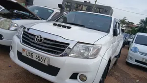 Toyota Hilux 2010 White