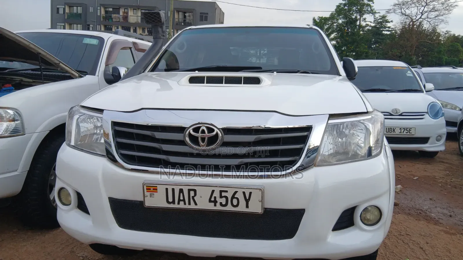 Toyota Hilux 2010 White