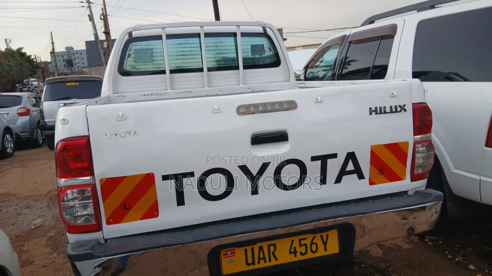 Toyota Hilux 2010 White