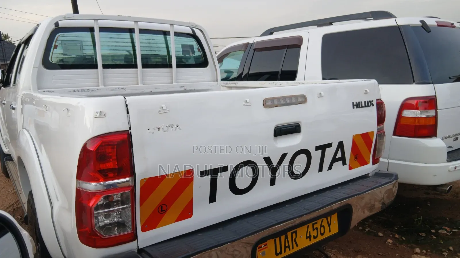 Toyota Hilux 2010 White