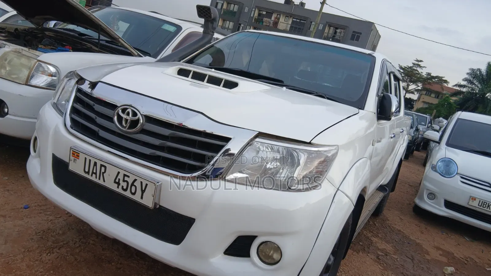 Toyota Hilux 2010 White
