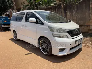 Toyota Vellfire 2011 White