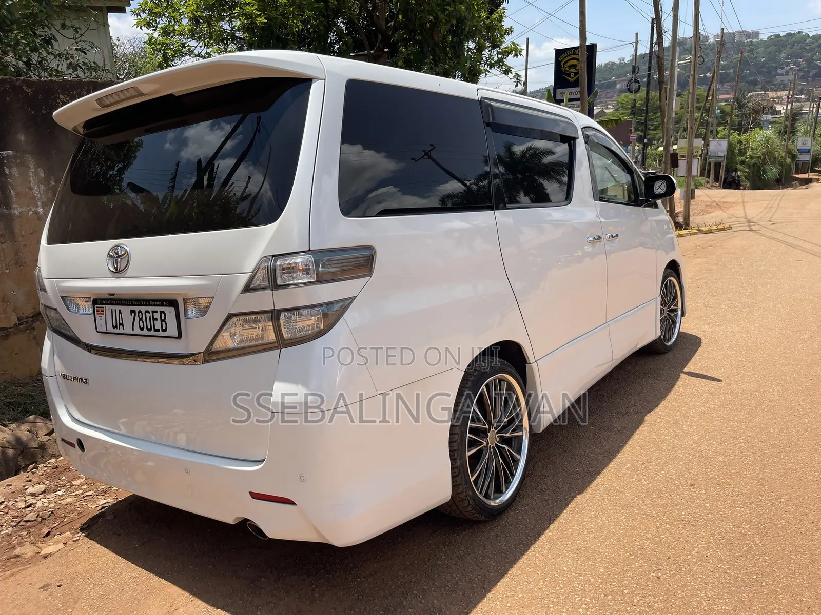Toyota Vellfire 2011 White