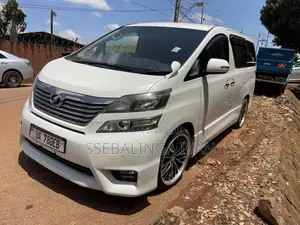 Toyota Vellfire 2011 White