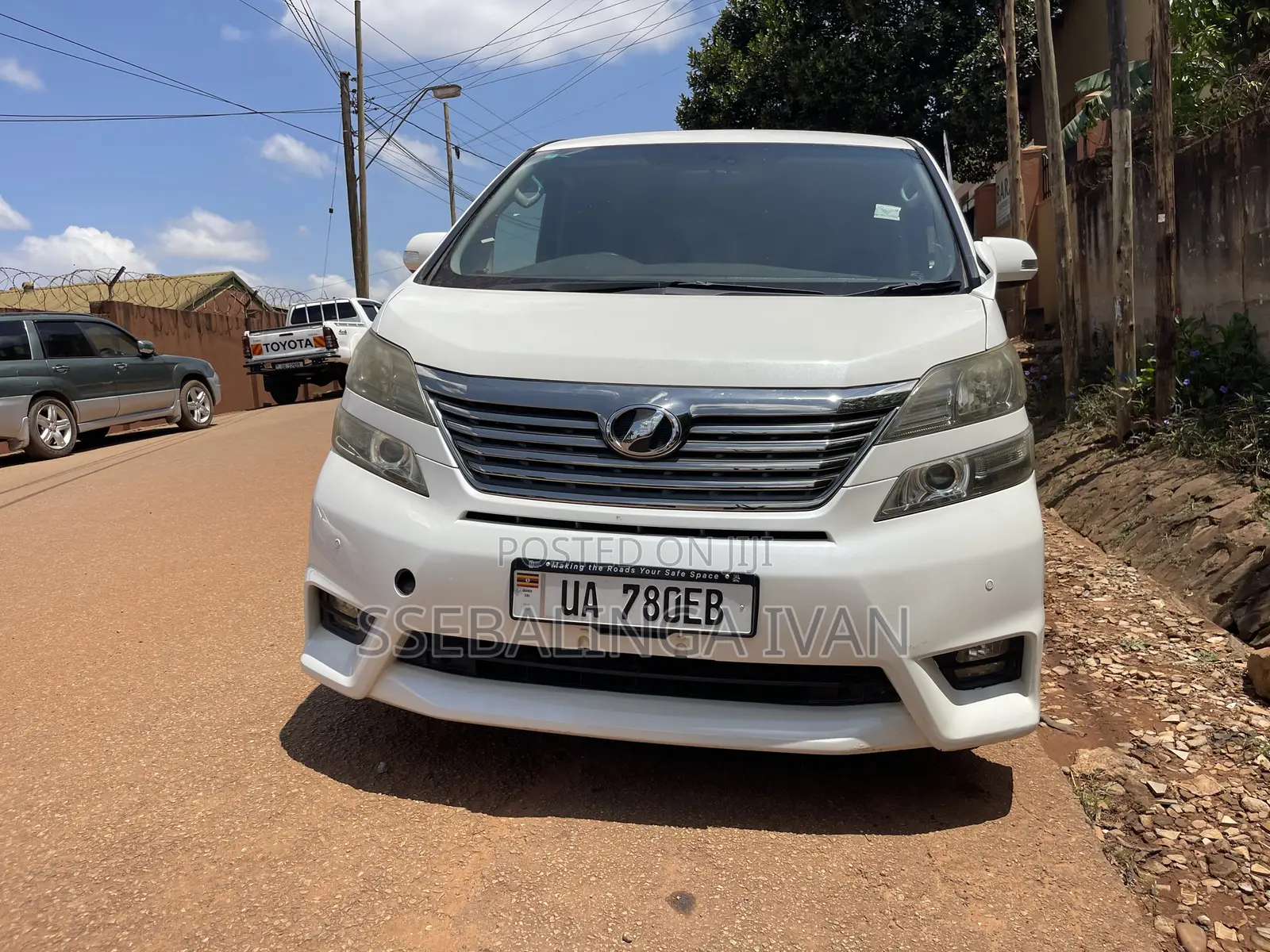 Toyota Vellfire 2011 White