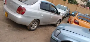 Toyota Platz 2001 Silver
