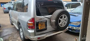Mitsubishi Pajero 2000 Silver