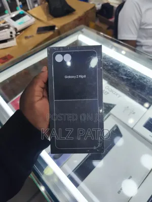 New Samsung Galaxy Z Flip8 256 GB Graphite