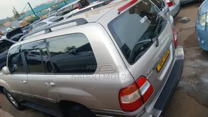 Toyota Land Cruiser Cygnus 4.7 2005 Silver
